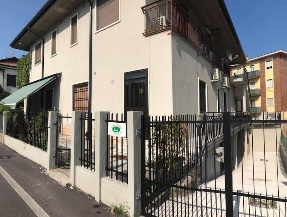 Appartamento affitti brevi Verona Colors/G.B. Rossi friendly Eksteriør billede